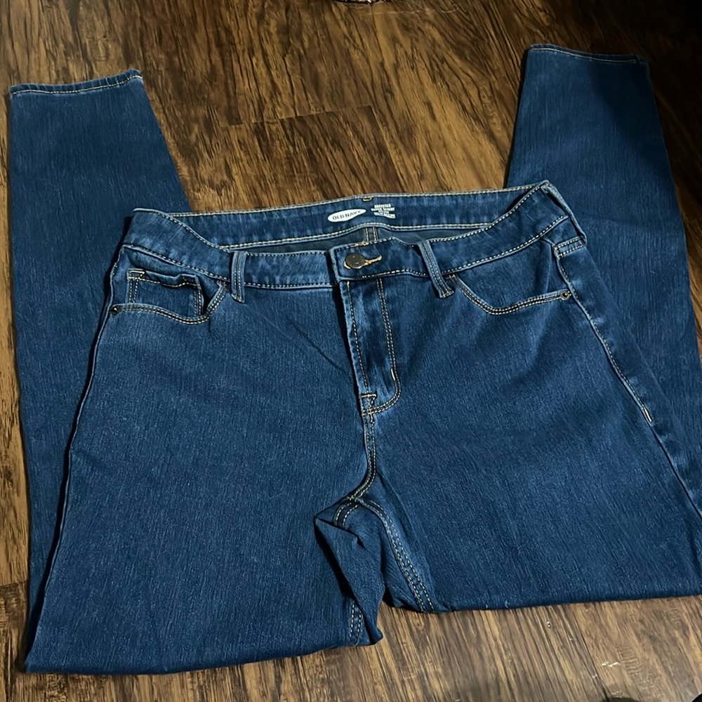 Old Navy Jeans. Rockstar. Super skinny mid rise.